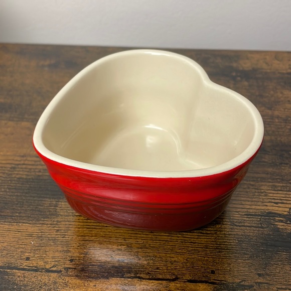 LeCreuset Heart Ramekin Dish - Picture 1 of 4